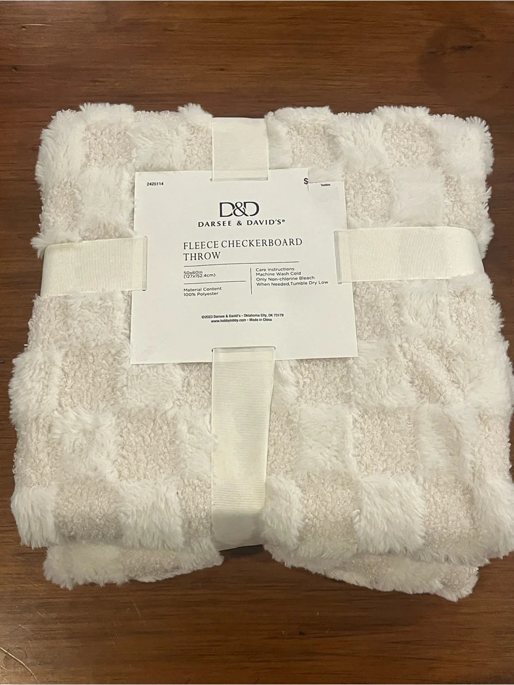 D&D Darsee & David’s Fleece Checkerboard Throw Blanket 50”x60” Polyester cream